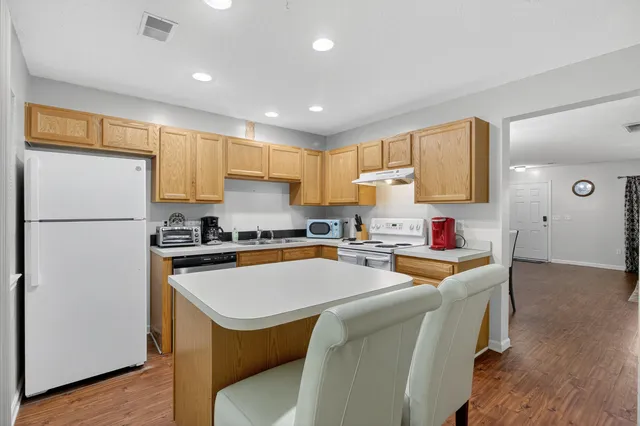 $189,900 | 8058 Shadow Oak Drive, North Charleston, SC 29406