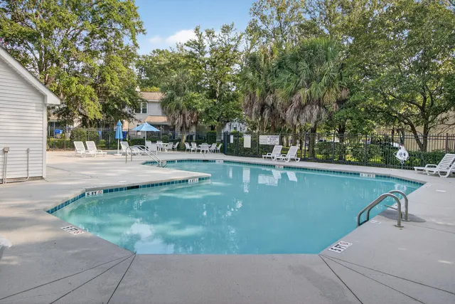 $189,900 | 8058 Shadow Oak Drive, North Charleston, SC 29406