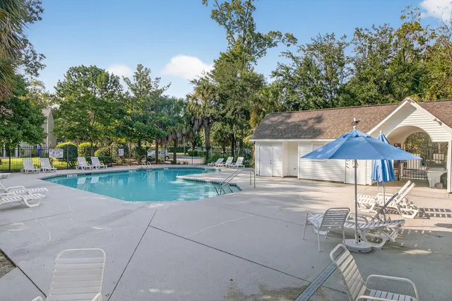 $189,900 | 8058 Shadow Oak Drive, North Charleston, SC 29406