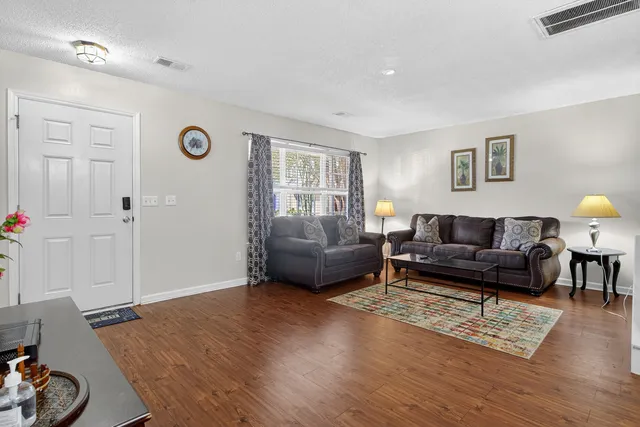 $189,900 | 8058 Shadow Oak Drive, North Charleston, SC 29406