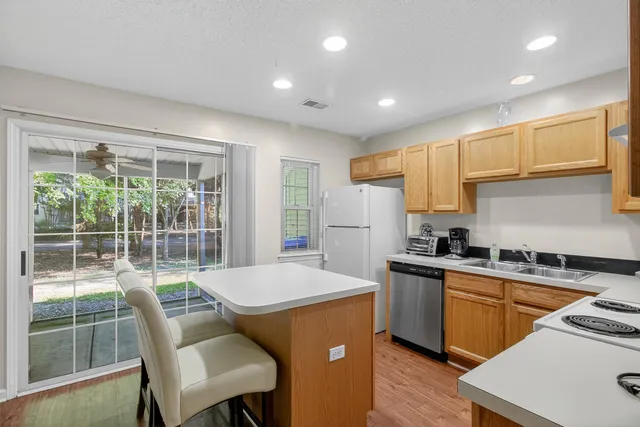 $189,900 | 8058 Shadow Oak Drive, North Charleston, SC 29406