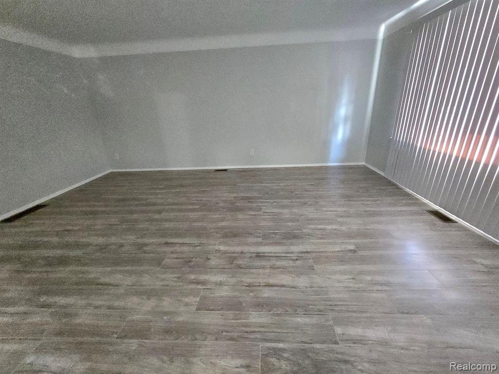 8189 Potomac Center Line, MI 48015 - Photo 3 of 49