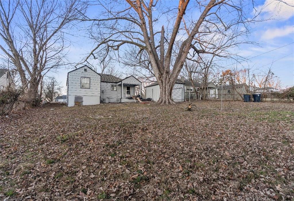 7622 Sni A Bar Road Kansas City, MO 64129 - Photo 3 of 16