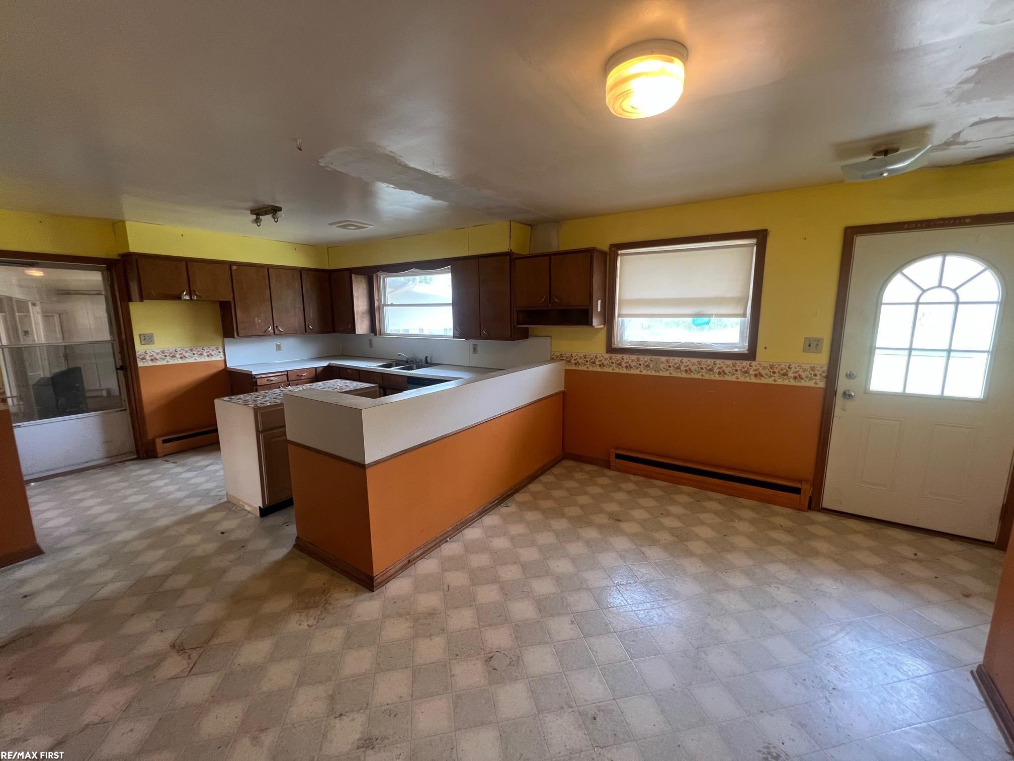 6435 Johnson Flushing, MI 48433 - Photo 8 of 25 50141267-6b7dd06d-ef05-4559-94a4-d31395771fab.JPG