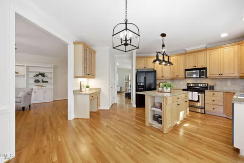 $895,000 | 215 Lansbrooke Lane, Apex, NC 27502