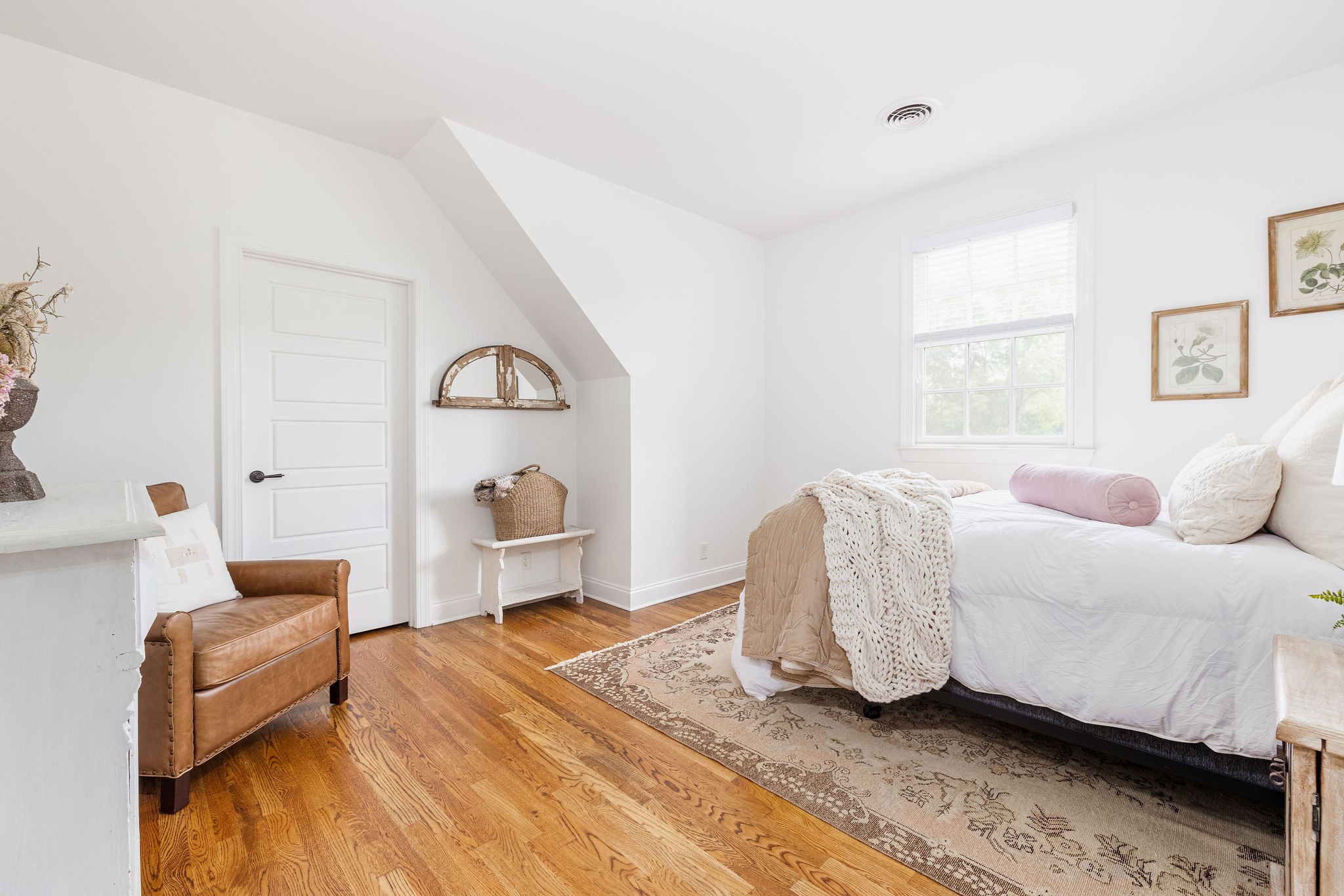 5178 Old Harding Road Franklin, TN 37064 - Photo 30 of 70 a living room with furniture and a window
