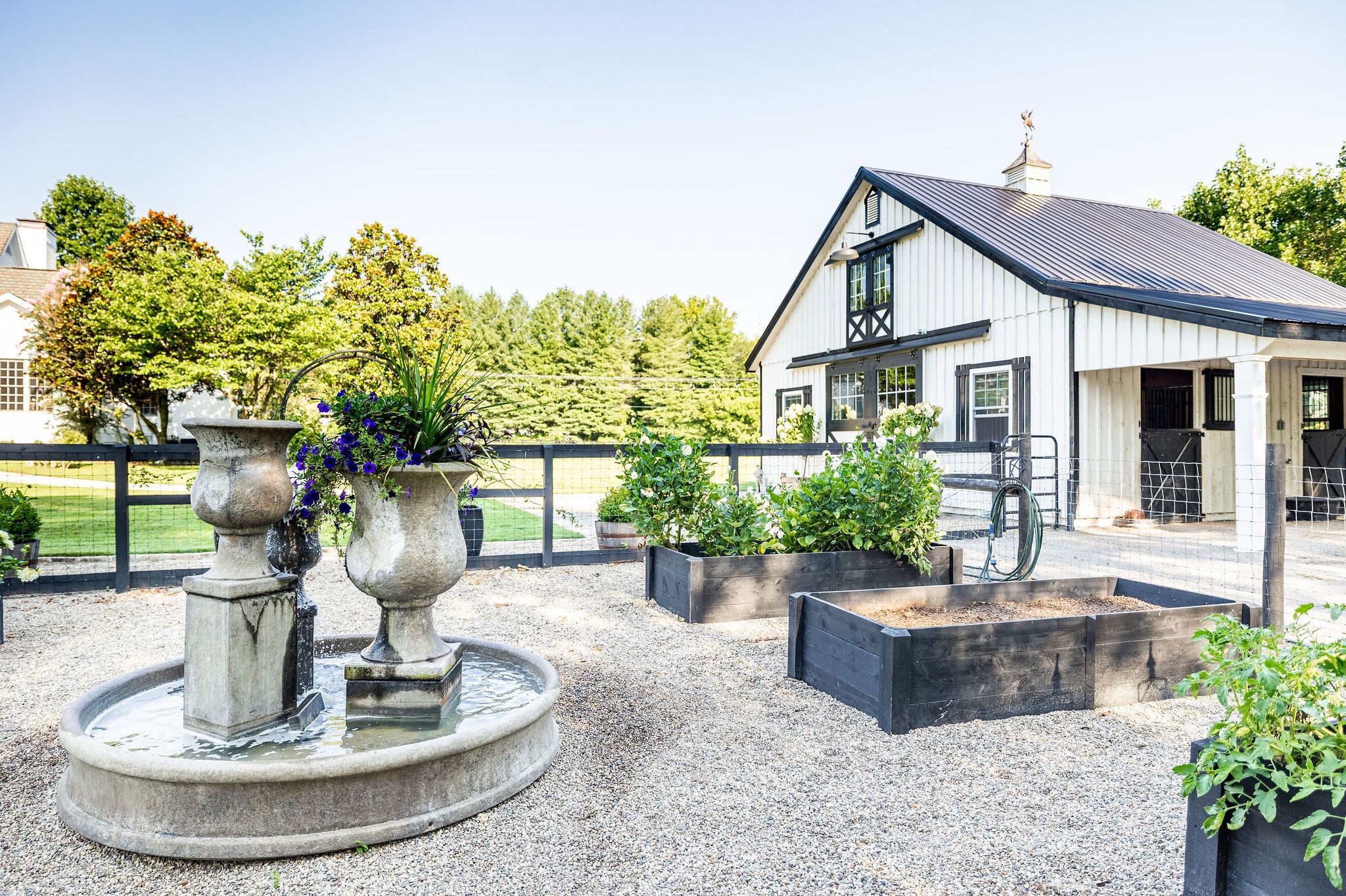 5178 Old Harding Road Franklin, TN 37064 - Photo 54 of 70 a view of a house with fountain and a fountain