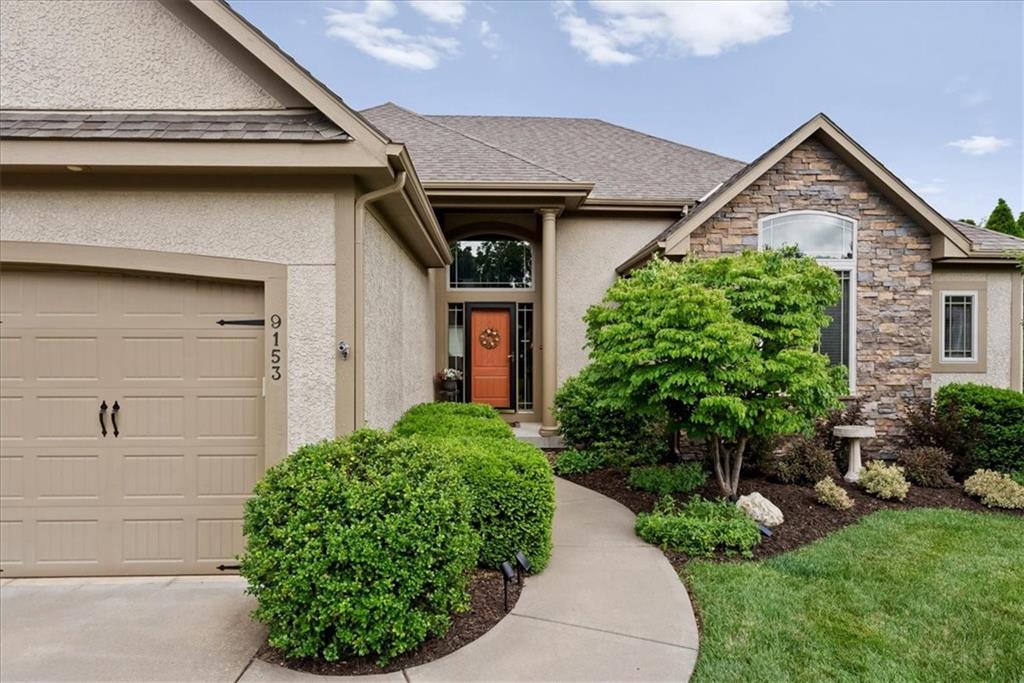 9153 Shady Bend Road Lenexa, KS 66227 - Photo 3 of 46