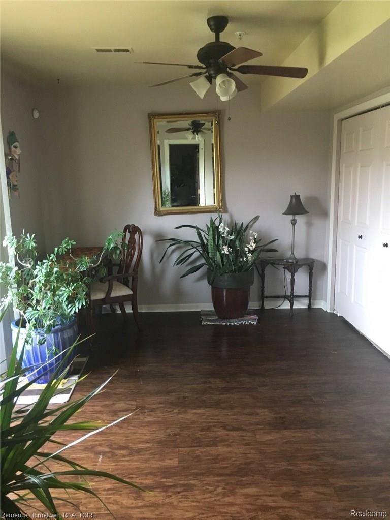 449 Cherry Orchard Road Canton, MI 48188 - Photo 22 of 24 IMG_4325 (2).jpg
