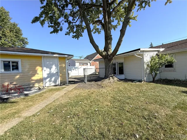 $185,000 | 10 Woodbine Place, Cheektowaga, NY 14225