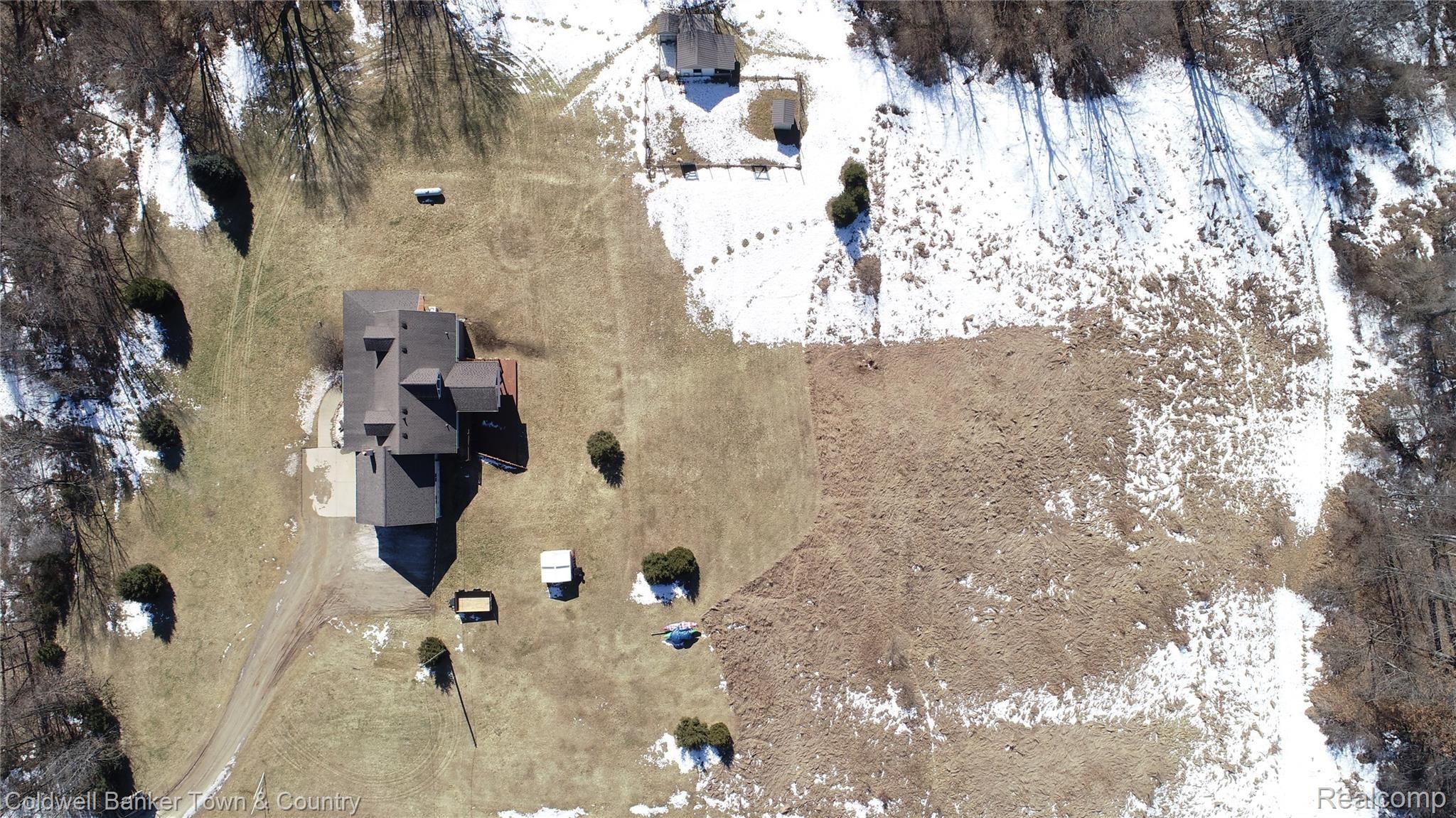 6798 Farley Road Pinckney, MI 48169 - Photo 37 of 47 BirdsEye.JPG