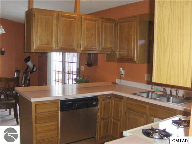 750 South Crawford Road Mount Pleasant, MI 48858 - Photo 6 of 9 1772671-5.JPG