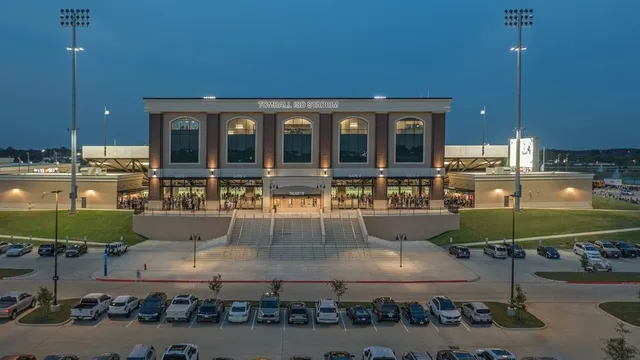 an outdoor space with lots of water fountain