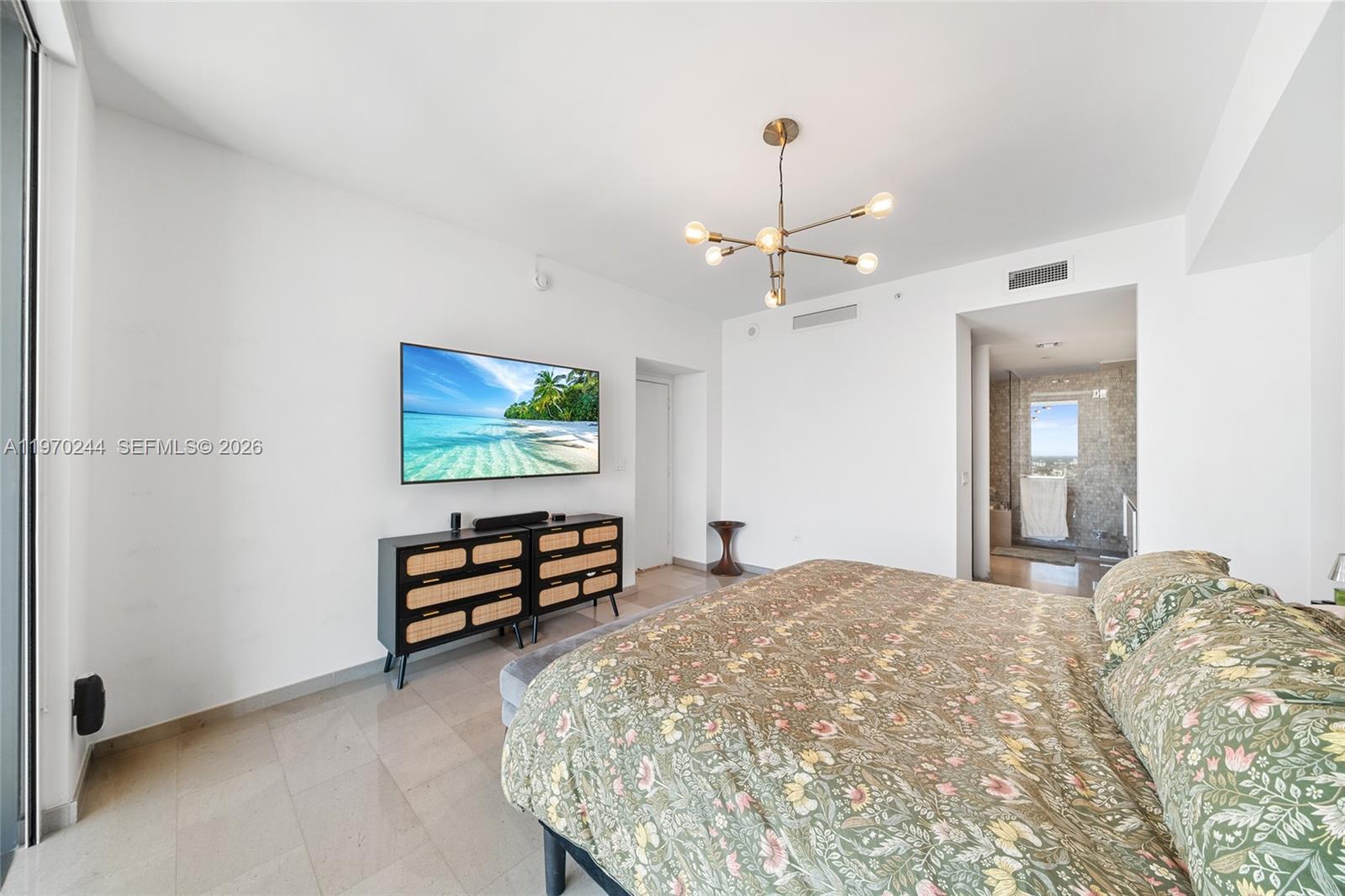 88 Southwest 7th Street, Unit 2312 Miami, FL 33130 - Photo 15 of 27