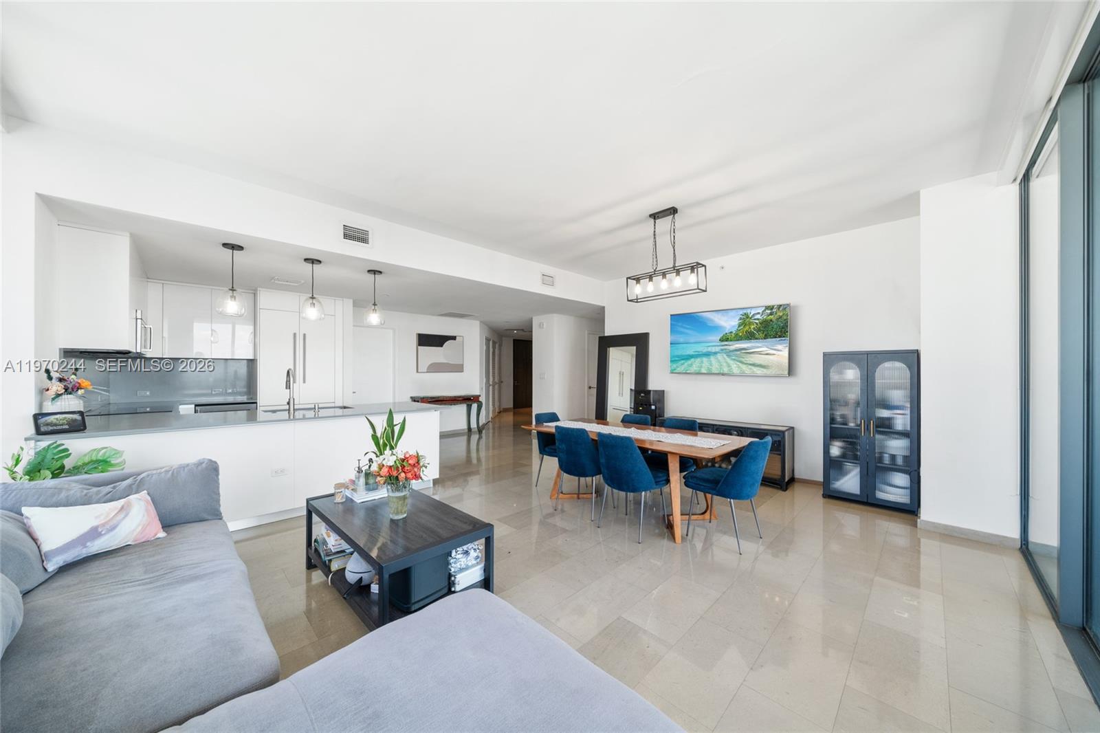 88 Southwest 7th Street, Unit 2312 Miami, FL 33130 - Photo 3 of 27