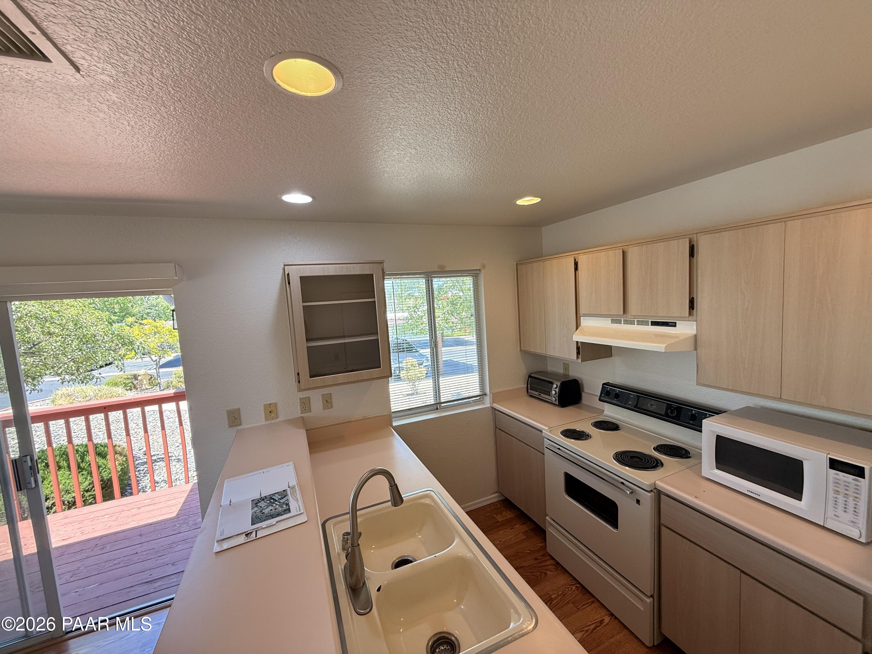 3059 Smokey Road, Unit 21E Prescott, AZ 86301 - Photo 25 of 37 Kitchen