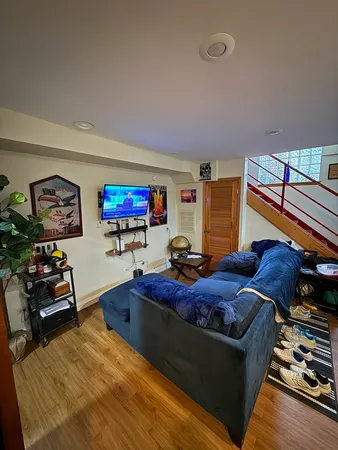 $2,795 | 1423 West Walton Street, Unit CH, Chicago, IL 60642