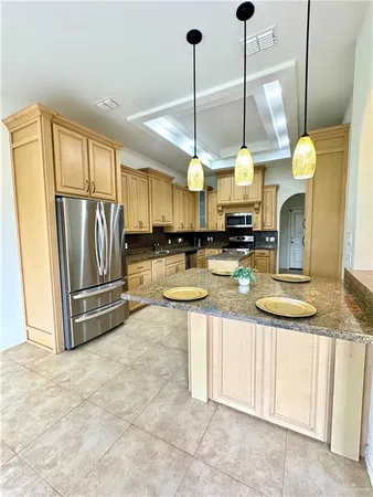 $2,600 | 2200 East 27th Street, Mission, TX 78574