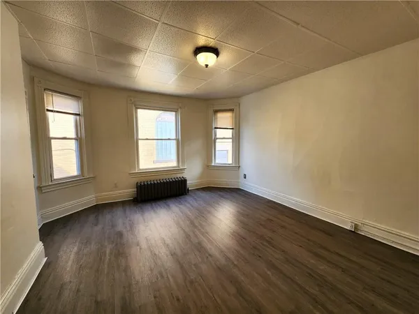 $1,295 | 305 Marguerite Avenue, Unit B, Wilmerding, PA 15148