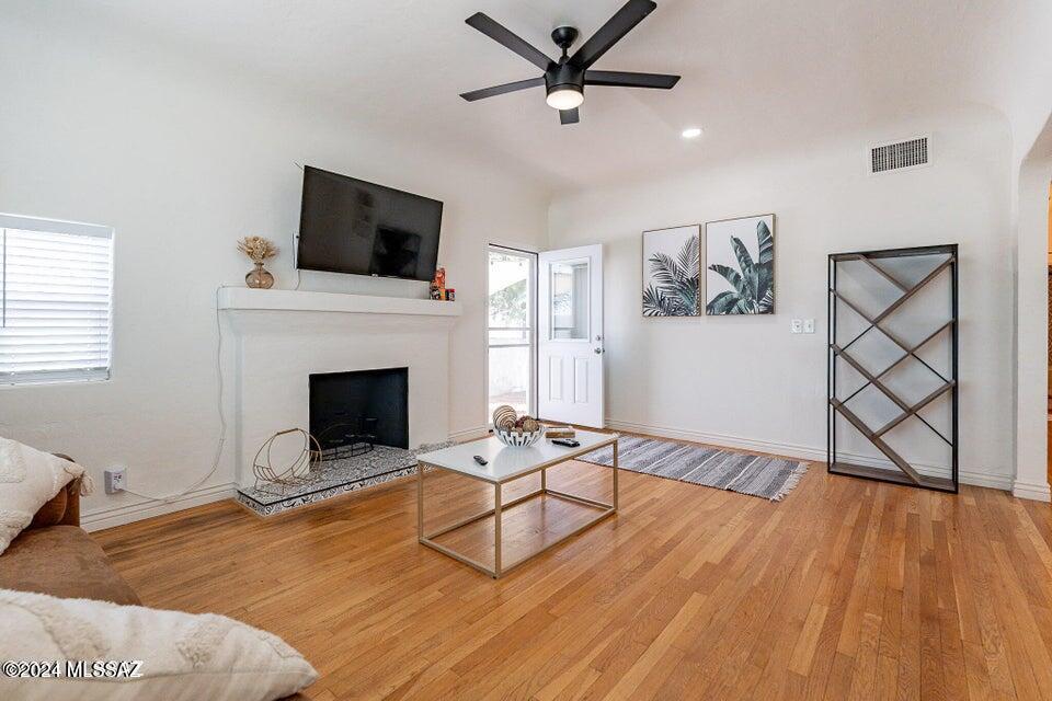 2109 East Grant Road Tucson, AZ 85719 - Photo 8 of 33 Gallery Image 8