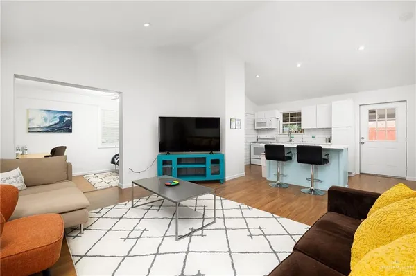 $1,450 | 1119 Barnes Street, Mission, TX 78572