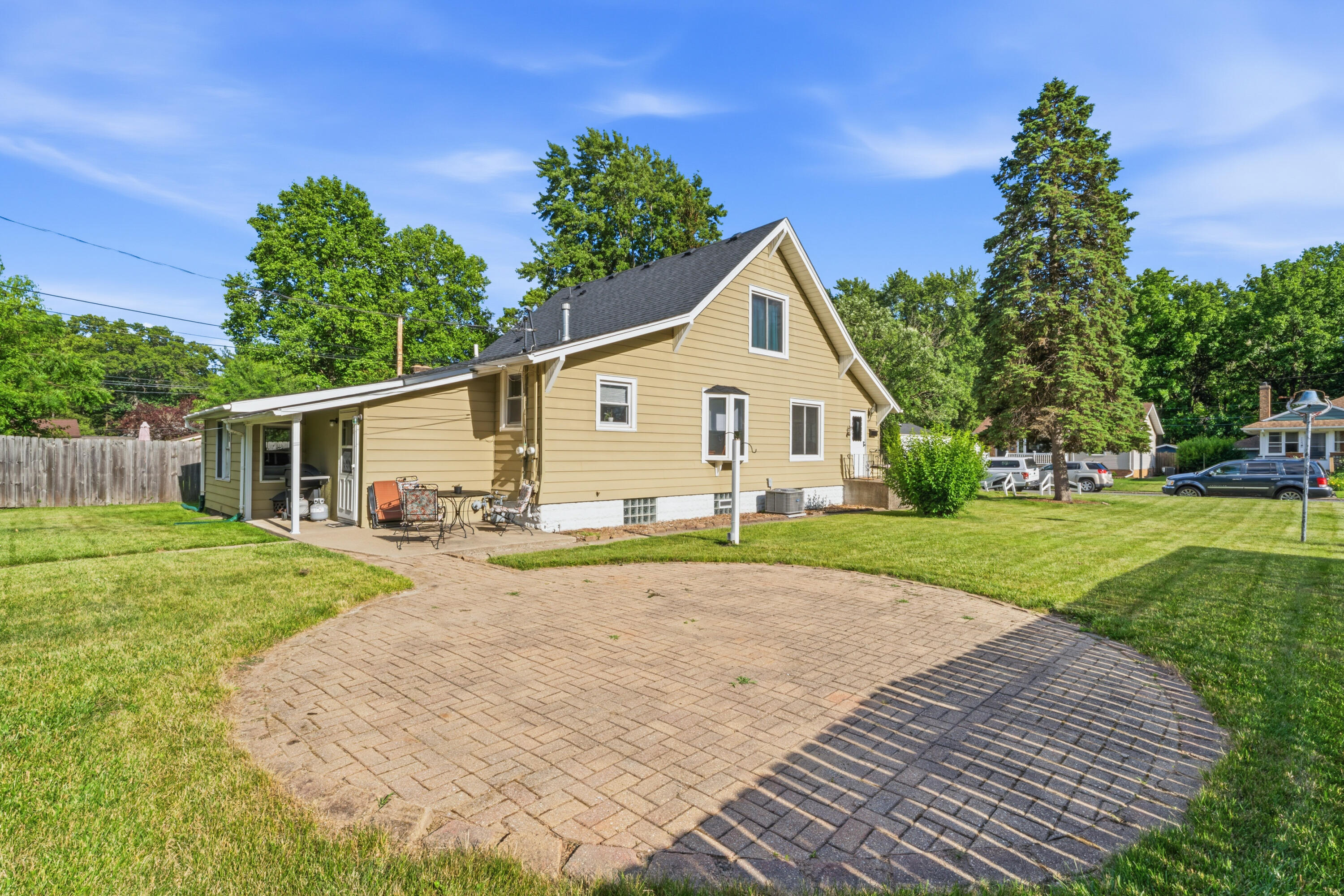 1122 Devonshire Street Hobart, IN 46342 - Photo 25 of 33 3000x2000