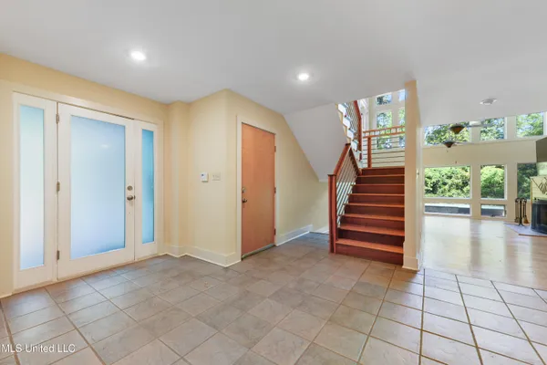 $3,950 | 1220 Sunset Avenue, Ocean Springs, MS 39564
