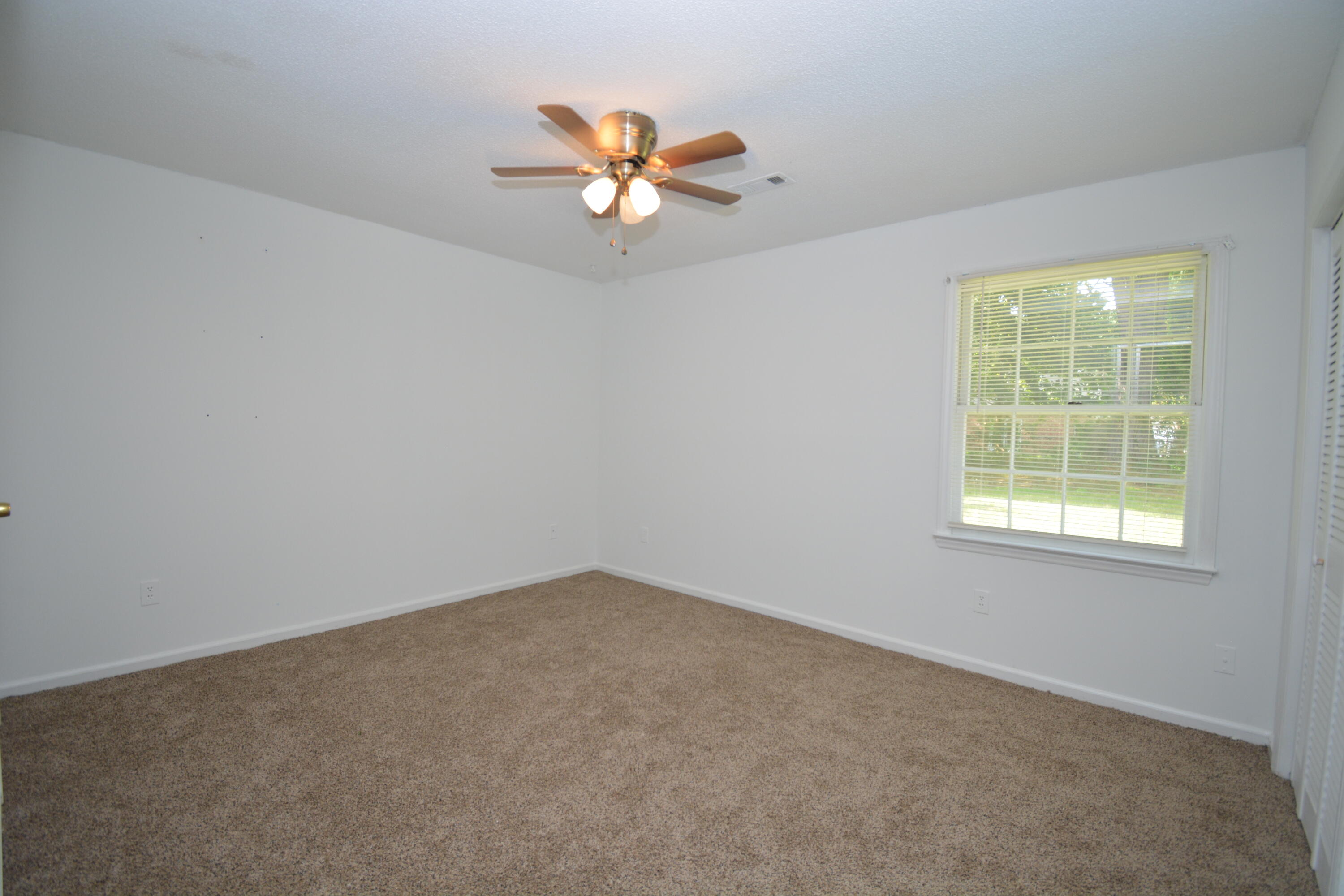 3262 Poindexter Road North Charleston, SC 29420 - Photo 8 of 18 DSC_0410