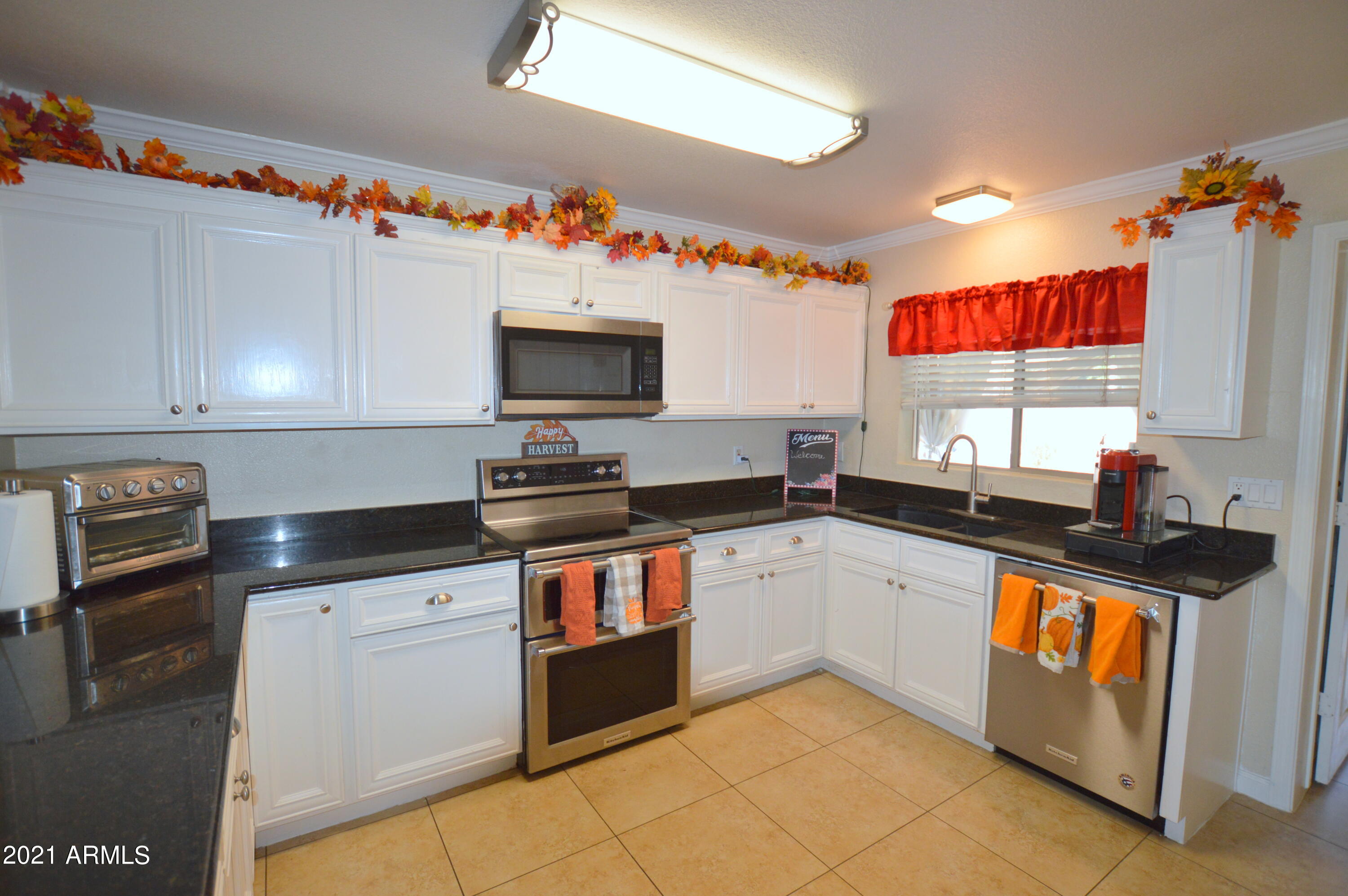 1702 North Trevor Mesa, AZ 85201 - Photo 6 of 37 1702 Trevor KIT4