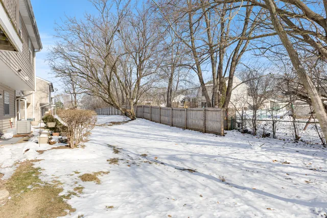 $1,730 | 96 Gant Circle, Unit C, Streamwood, IL 60107