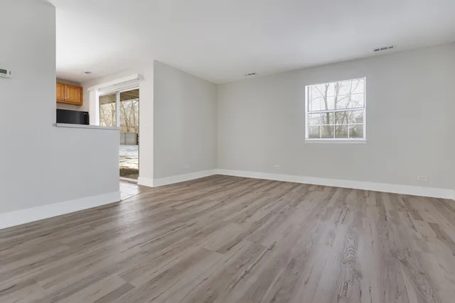 $1,730 | 96 Gant Circle, Unit C, Streamwood, IL 60107