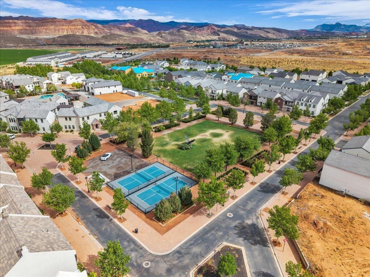 4351 Canterbury Road, Unit E2 Hurricane, UT 84737 - Photo 8 of 13 Park 2