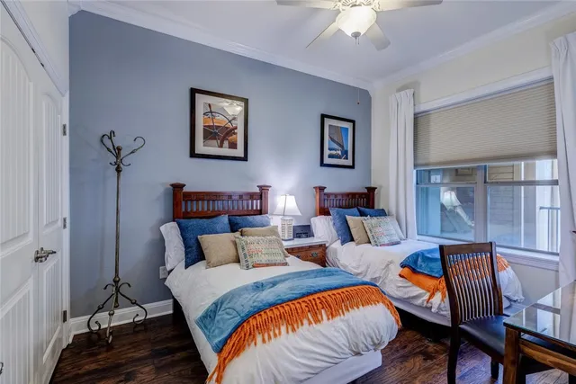 $1,300,000 | 1001 The Cape, Unit 32, Horseshoe Bay, TX 78657