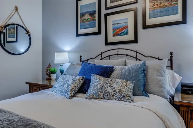 $1,300,000 | 1001 The Cape, Unit 32, Horseshoe Bay, TX 78657