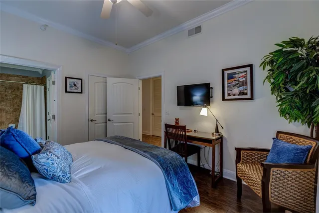 $1,300,000 | 1001 The Cape, Unit 32, Horseshoe Bay, TX 78657