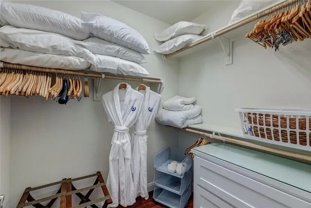 $1,300,000 | 1001 The Cape, Unit 32, Horseshoe Bay, TX 78657