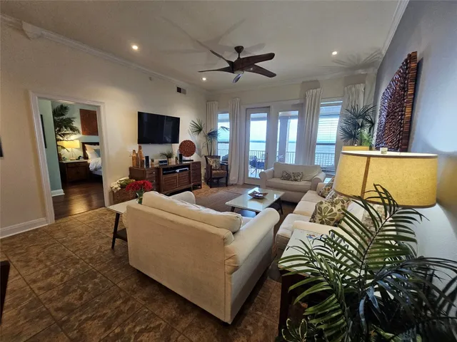 $1,300,000 | 1001 The Cape, Unit 32, Horseshoe Bay, TX 78657