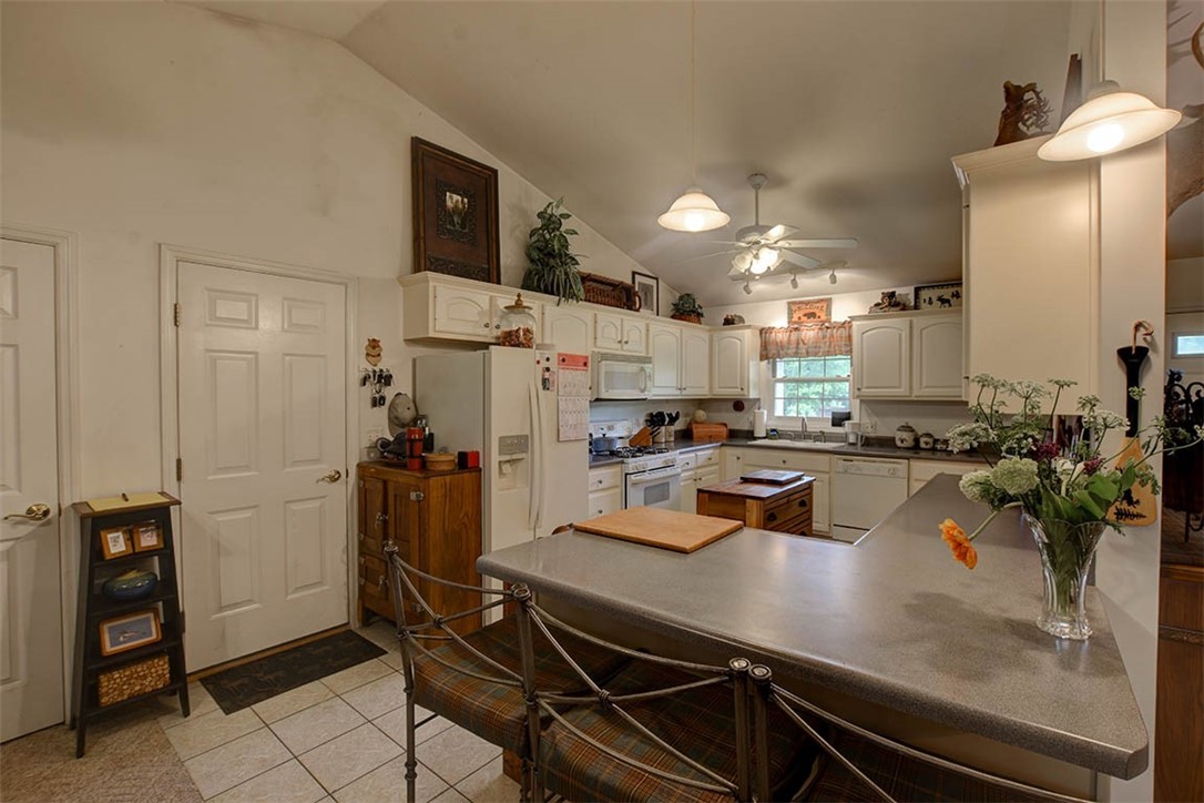 6376 Kitchens Road Decatur, IL 62521 - Photo 8 of 33