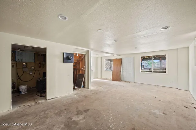 $695,000 | 15077 North Church Road, Rathdrum, ID 83858