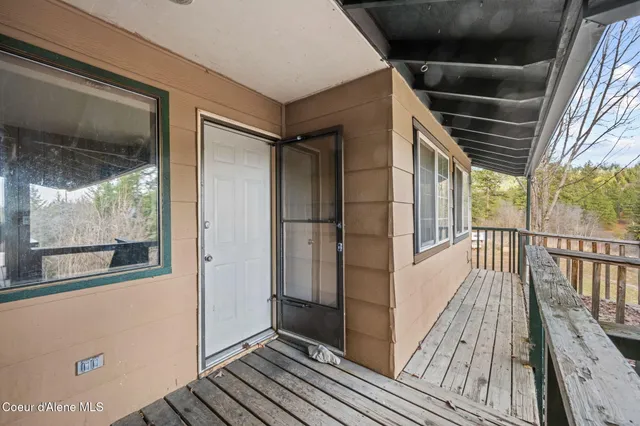 $695,000 | 15077 North Church Road, Rathdrum, ID 83858