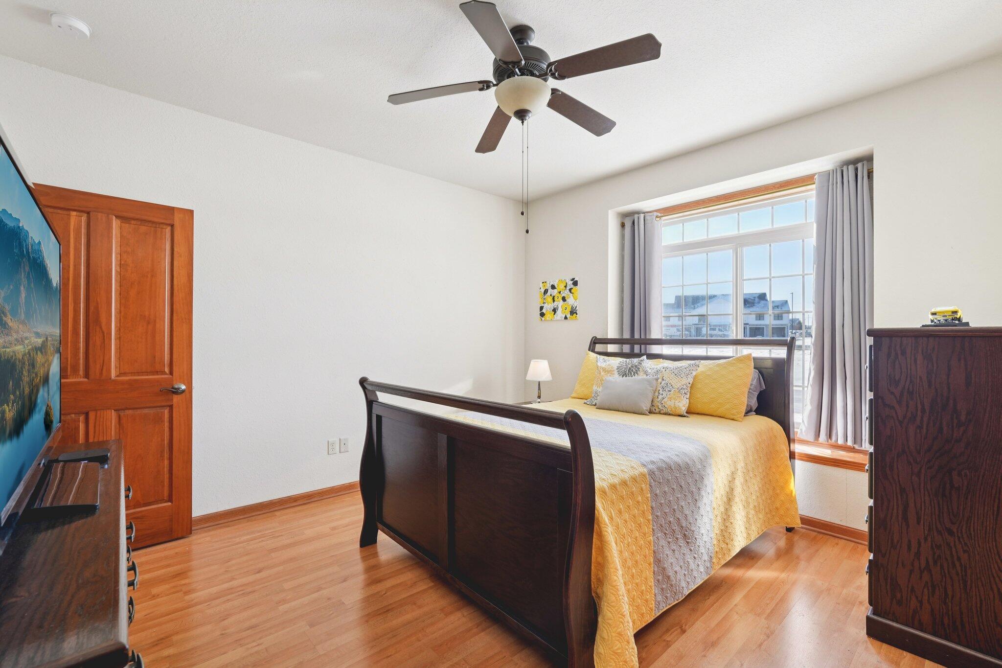 1620 Grey Fox Trail, Unit D Mukwonago, WI 53149 - Photo 15 of 35 Primary Bedroom