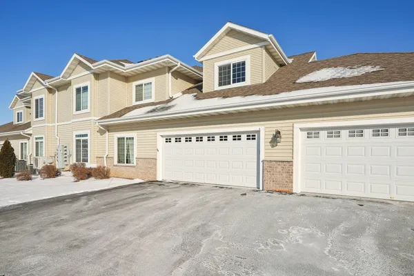 $320,000 | 1620 Grey Fox Trail, Unit D, Mukwonago, WI 53149