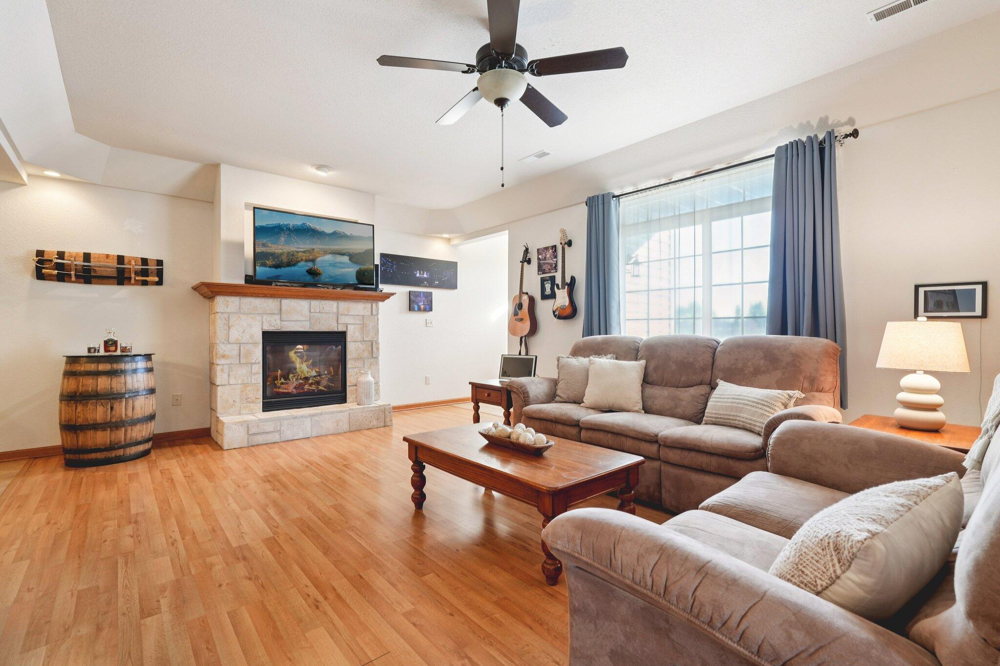 1620 Grey Fox Trail, Unit D Mukwonago, WI 53149 - Photo 5 of 35 Laminate flooring, gas fireplace!