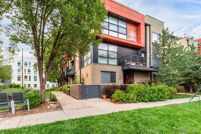 $725,000 | 2347 Glenarm Place, Denver, CO 80205