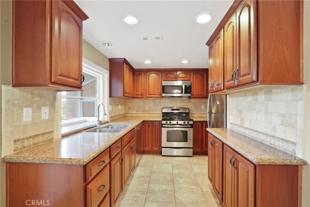 24401 Vista Point Lane Dana Point, CA 92629 - Photo 4 of 18