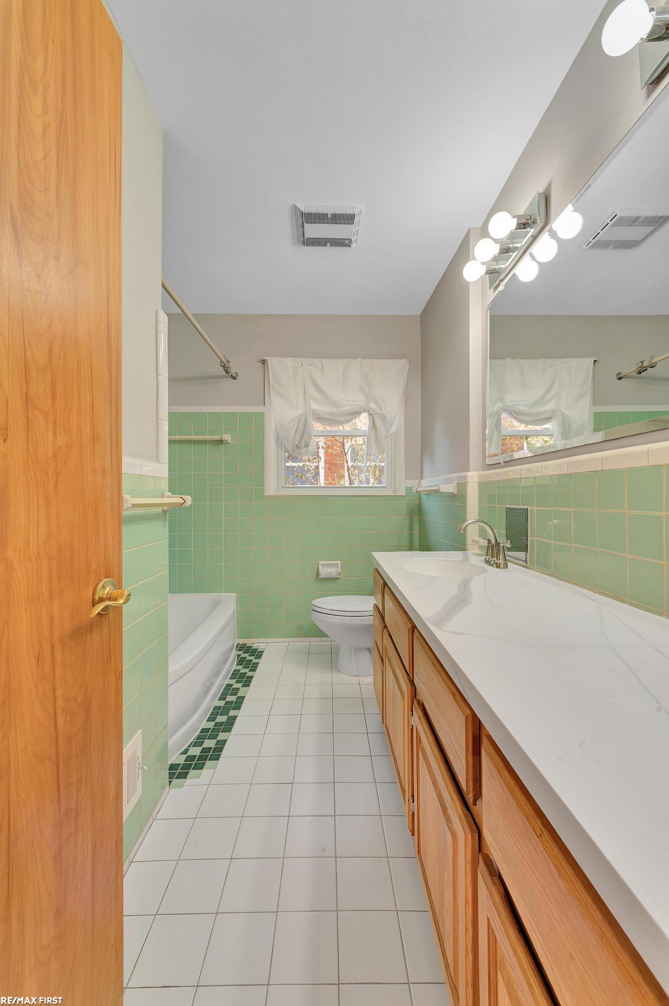 2328 Derby Road Birmingham, MI 48009 - Photo 10 of 28