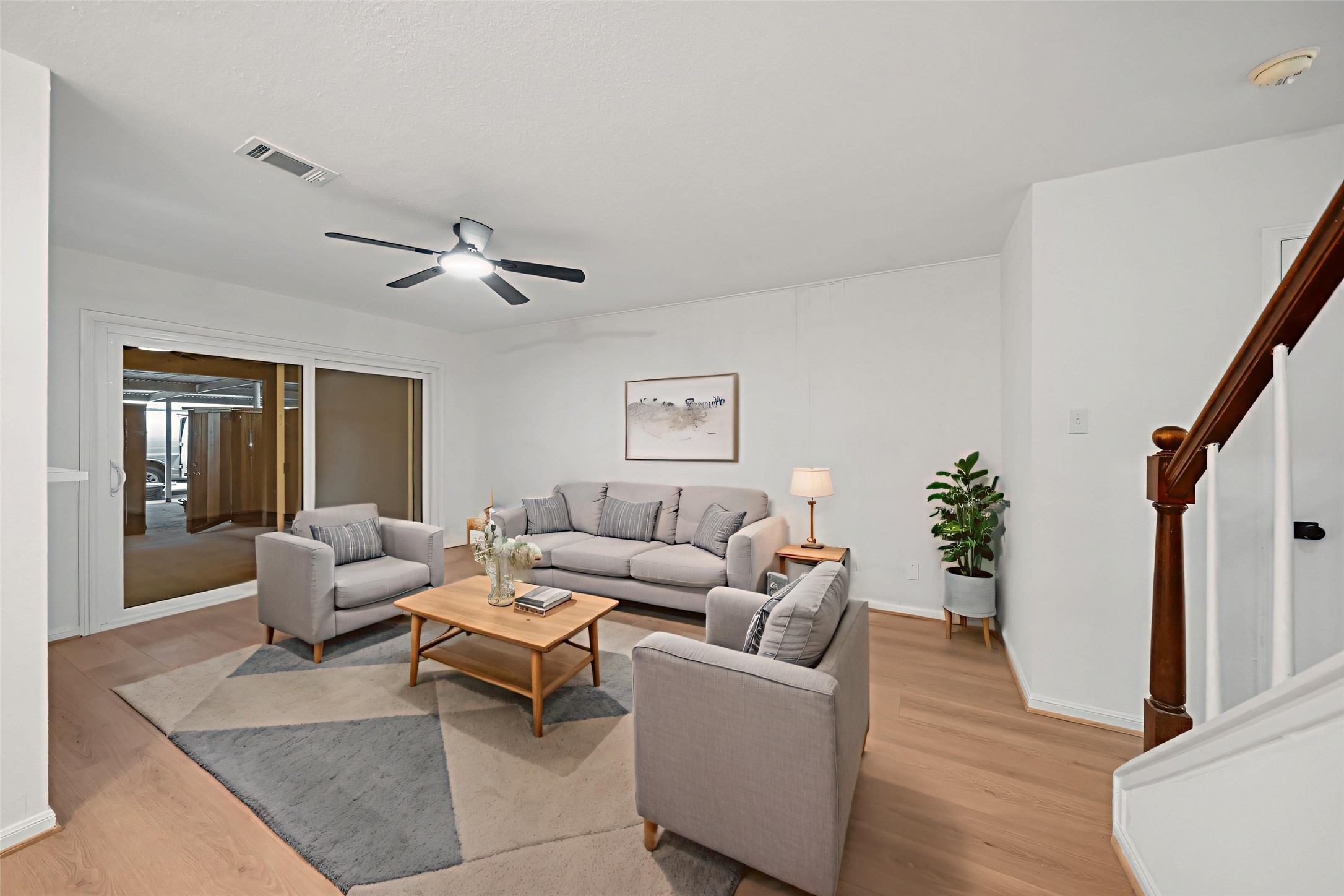 9654 Westview Drive, Unit 9 Houston, TX 77055 - Photo 11 of 47 Den - view 2 - virtually staged