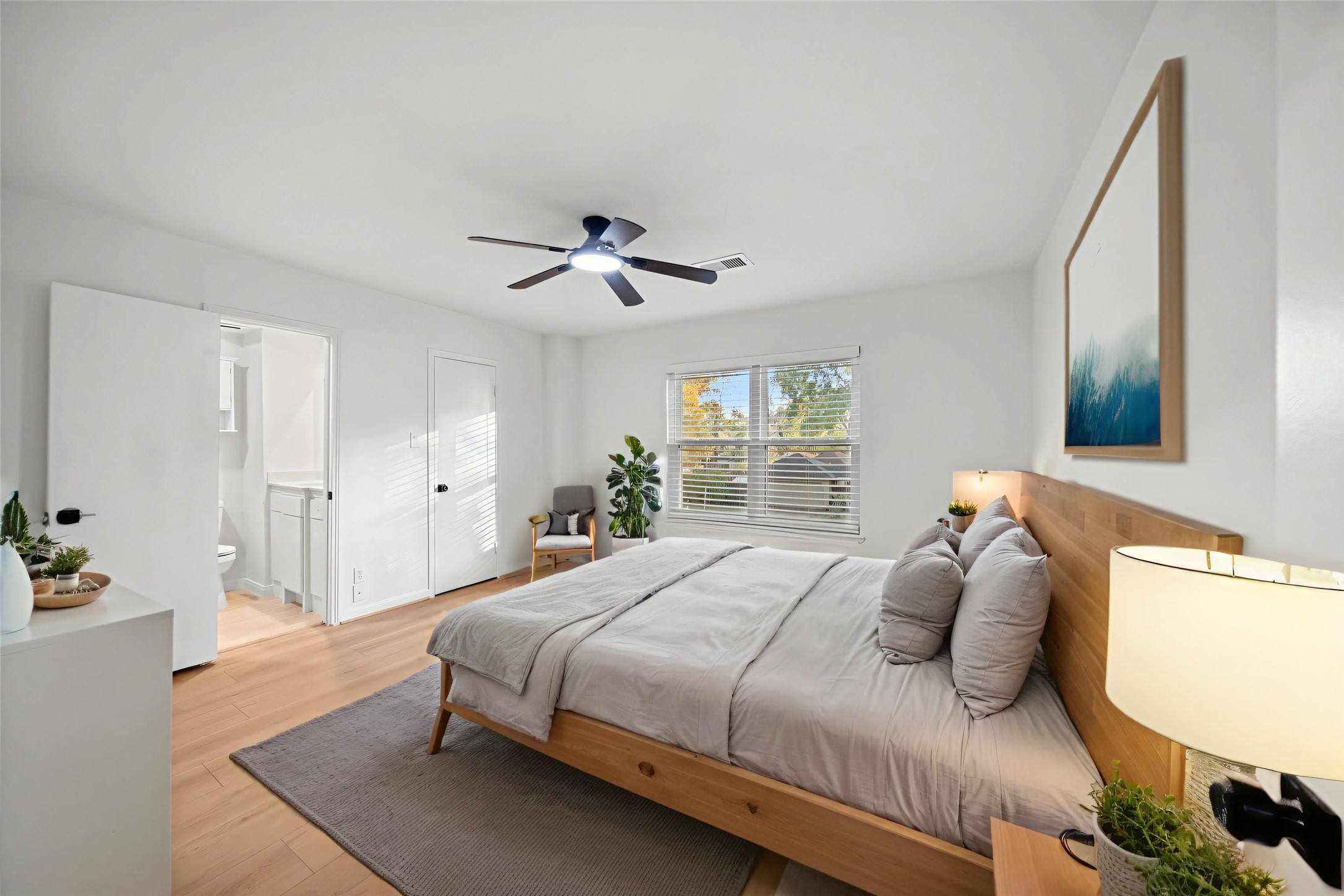 9654 Westview Drive, Unit 9 Houston, TX 77055 - Photo 17 of 47 Primary Bedroom - view 1 - virtually staged