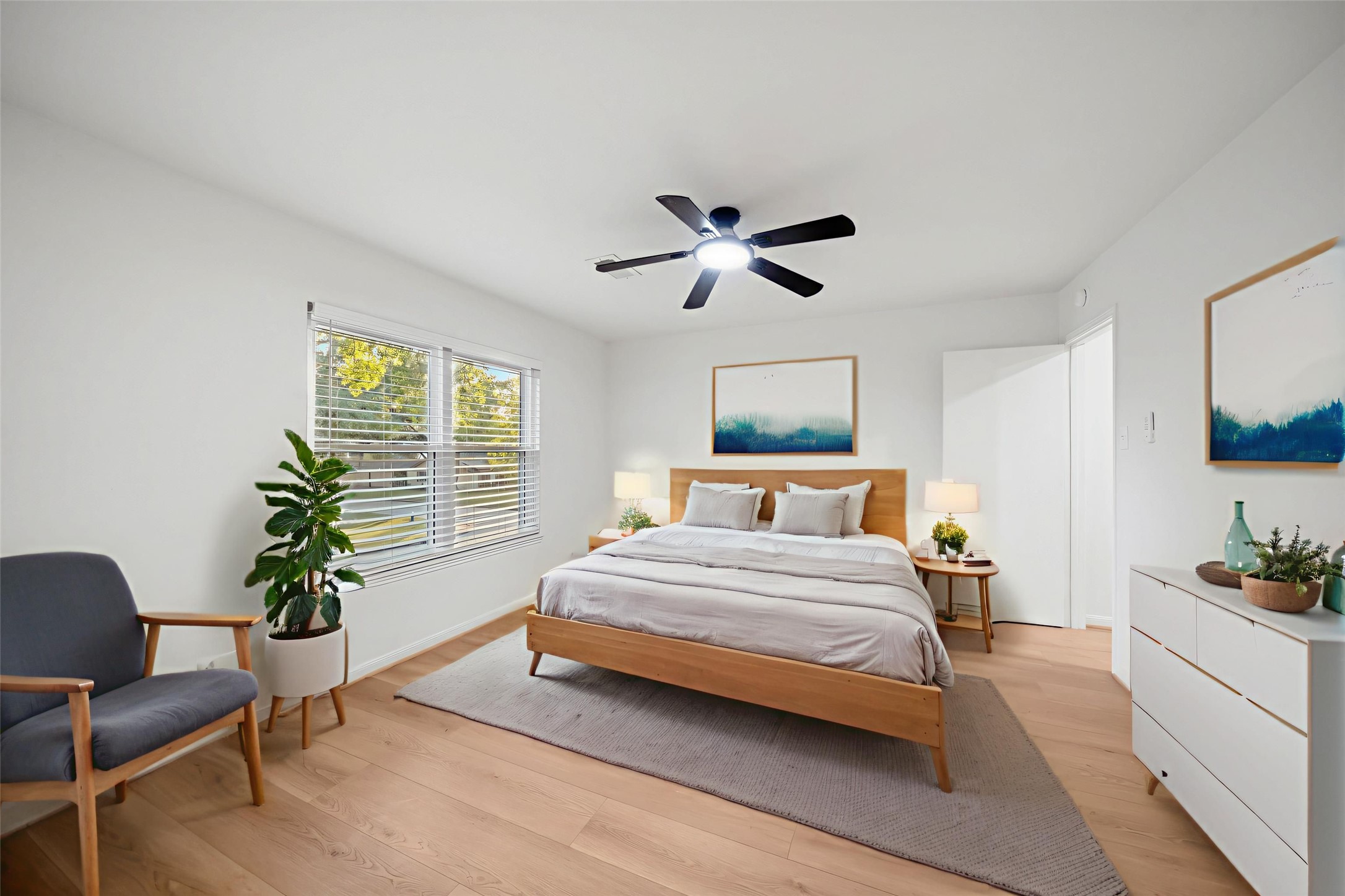 9654 Westview Drive, Unit 9 Houston, TX 77055 - Photo 19 of 47 Primary Bedroom - view 2 - virtually staged