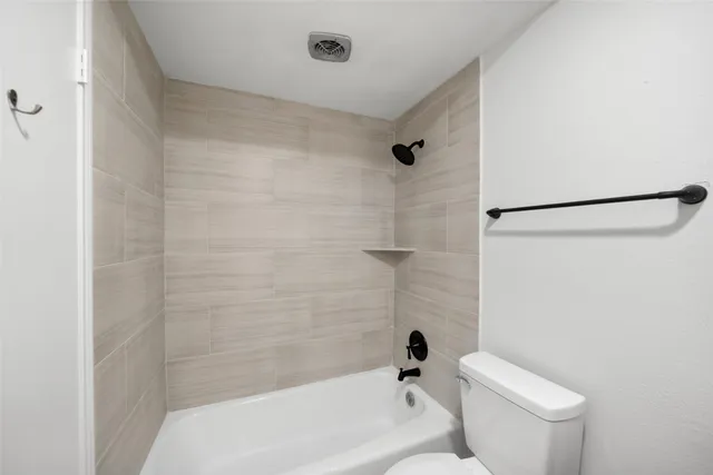 $2,250 | 9654 Westview Drive, Unit 9, Houston, TX 77055